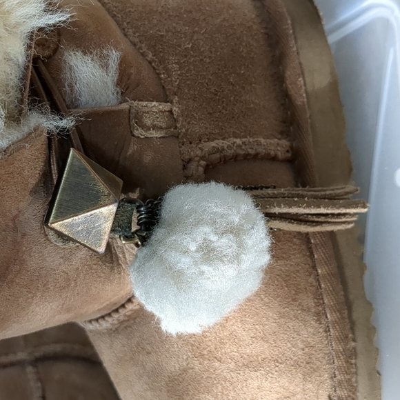 UGG Tan kid's slip-on boots Size 2 - Picture 8 of 8